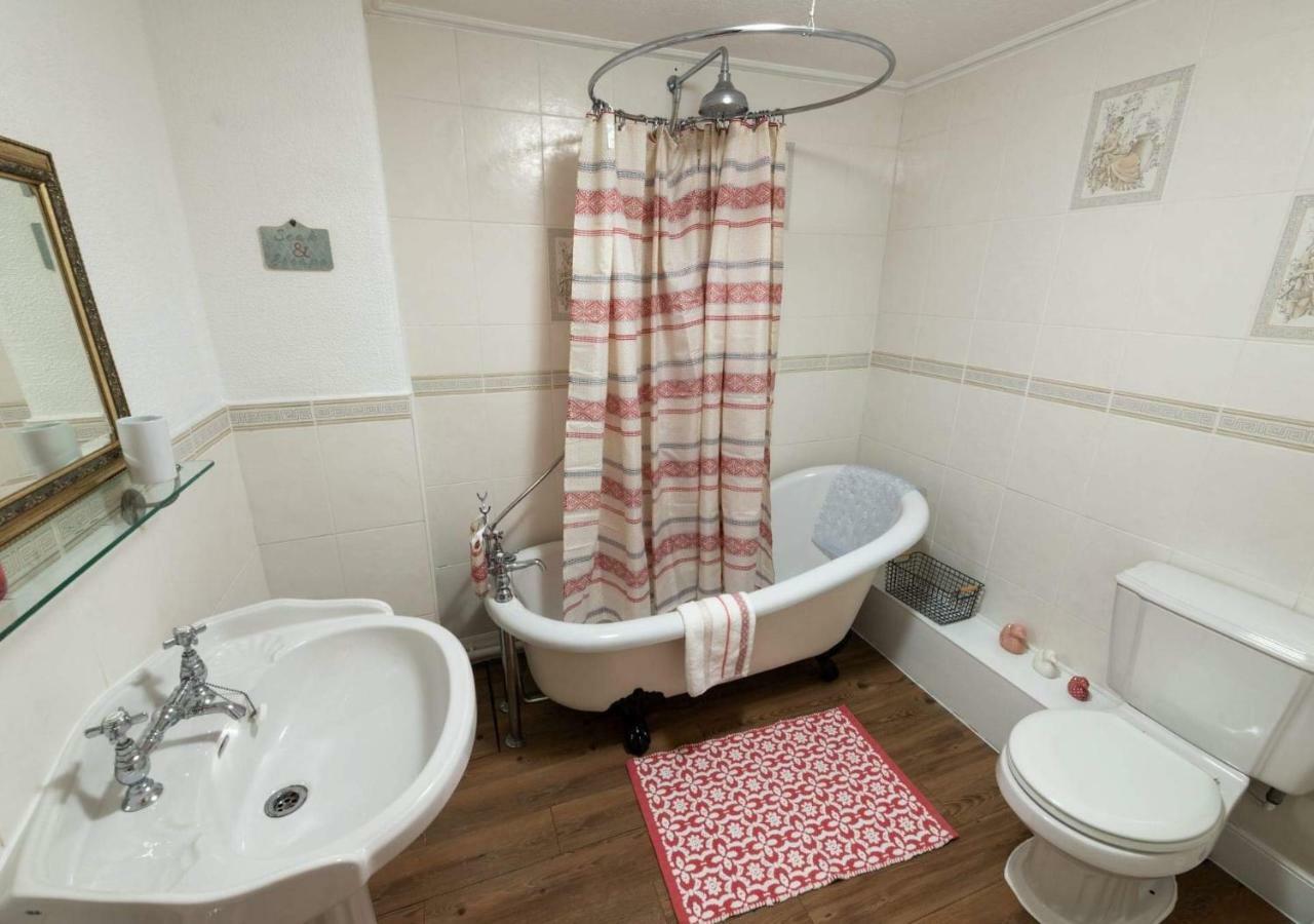 Platform 13 Railway Cottage Конуи Екстериор снимка