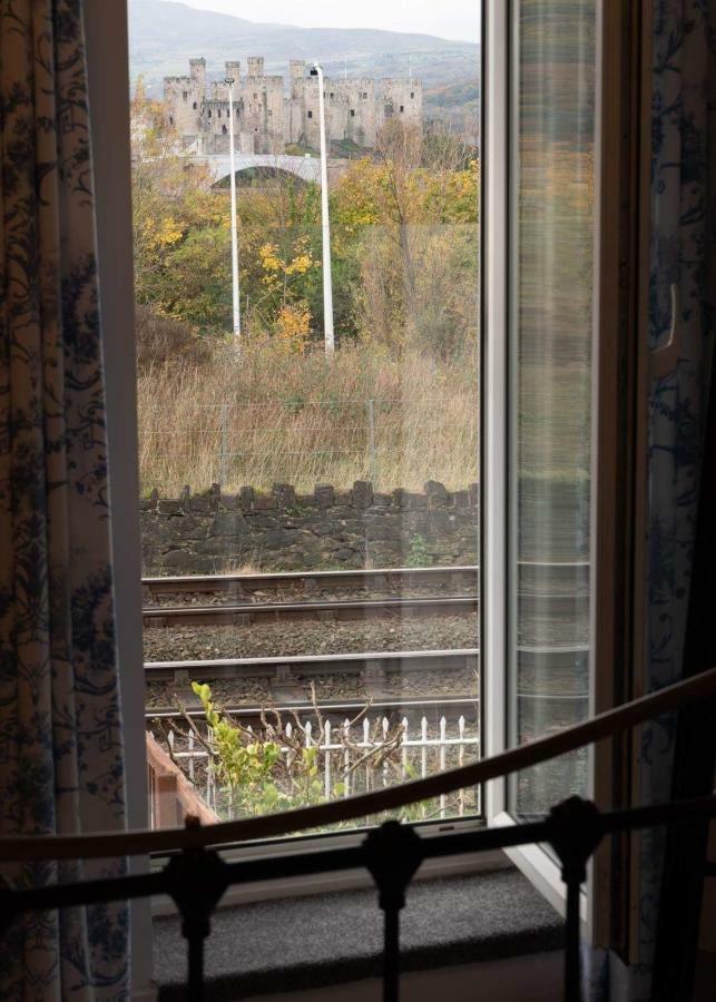 Platform 13 Railway Cottage Конуи Екстериор снимка